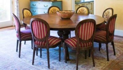 mon-table-chairs-resized-image-700x400