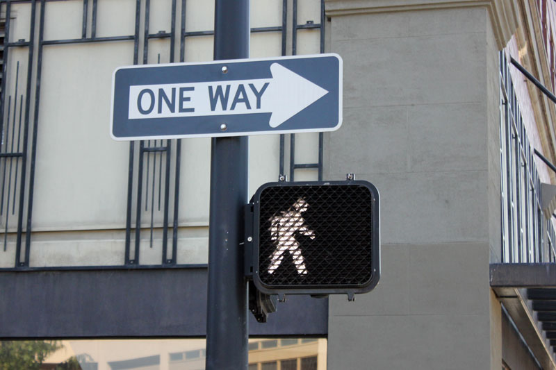 one-way-traffic-sign-on-a-metal-pole-2025-02-08-13-23-26-utc